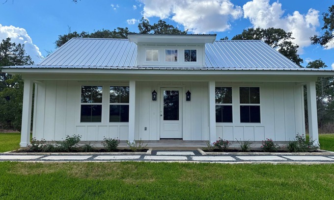 Round Top House | Olive House | Countryside Vibes Close to Town