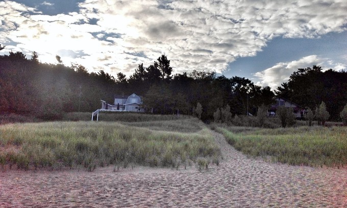 Onekama House | On Lake Michigan, 6 Bdrm, 2.5 Bth, Outdr Hot Tub, Also close to Portage Lake