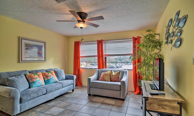 Independence Square Condo | On-Site Beach Access: Walkable Gulf Coast Retreat
