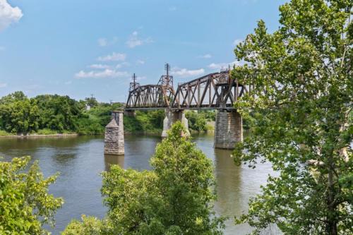 North Capitol Apartment | On the River - River Views Walk to Broadway