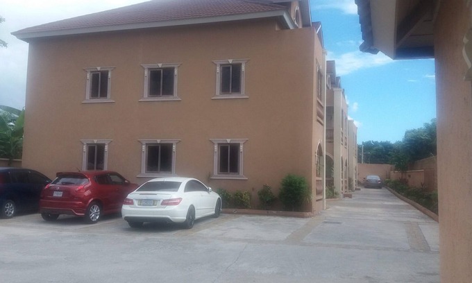 Eastwood Park House | One Bedroom Property in Kingston