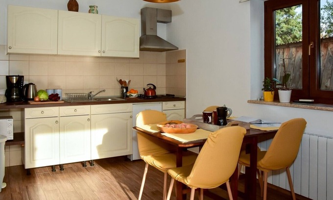 Ciritez Apartment | One-Bedroom Apartment Dolores in Roč