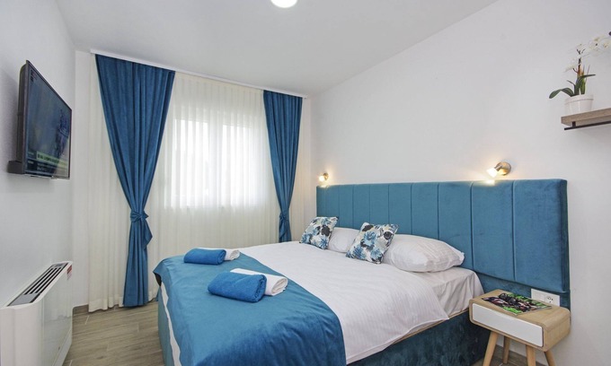 Promajna Apartment | One bedroom apartment with terrace Promajna, Makarska (A-21102-a)