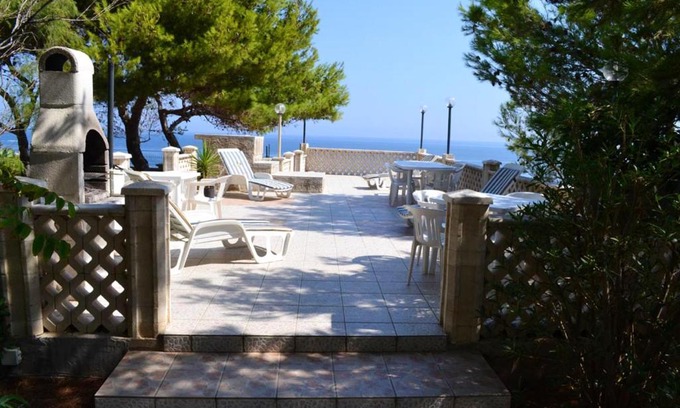 Monopoli House | One bedroom house at Monopoli 100 m away from the beach with enclosed garden and wifi