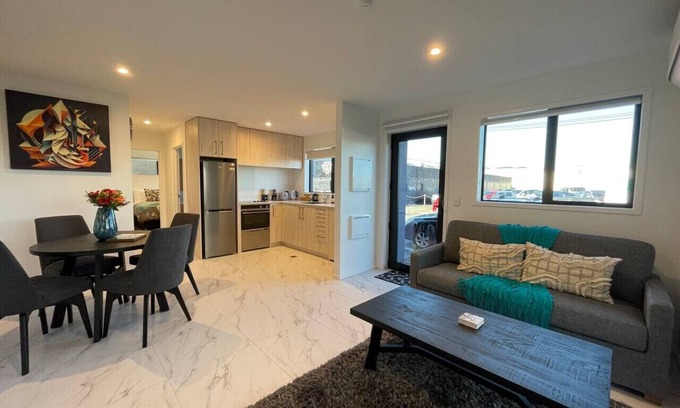 Christchurch City Centre Apartment | One-bedroom Inner City Gem