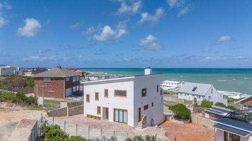 L'Agulhas House | Oom Jan Guesthouse