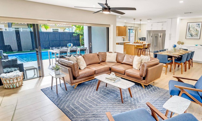 Bermuda Riviera House | Open Concept Bungalow | Walk to Beach | Lush Neighborhood | Pearl Key