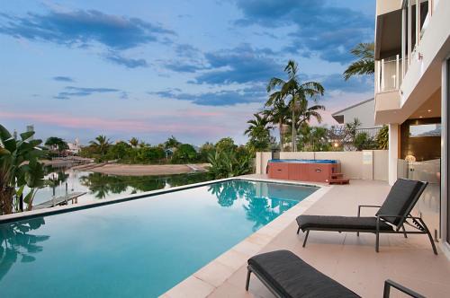 Broadbeach Waters House | Opulence on Broadbeach