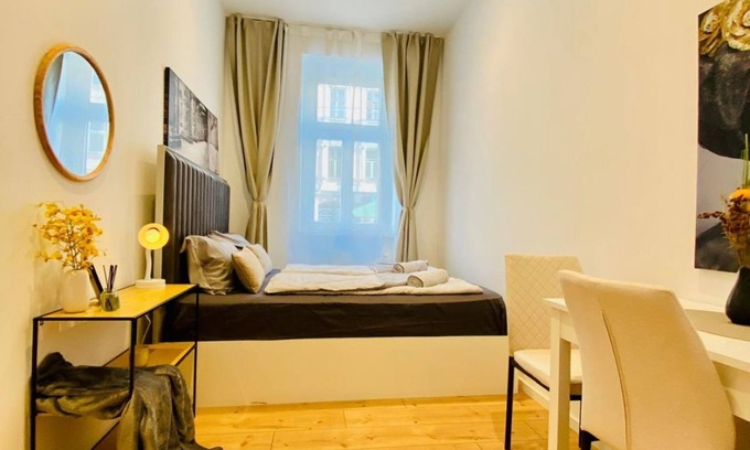 Ottakring Apartment | Ottakring Gem/Cozy Room/w Breathtaking City Views