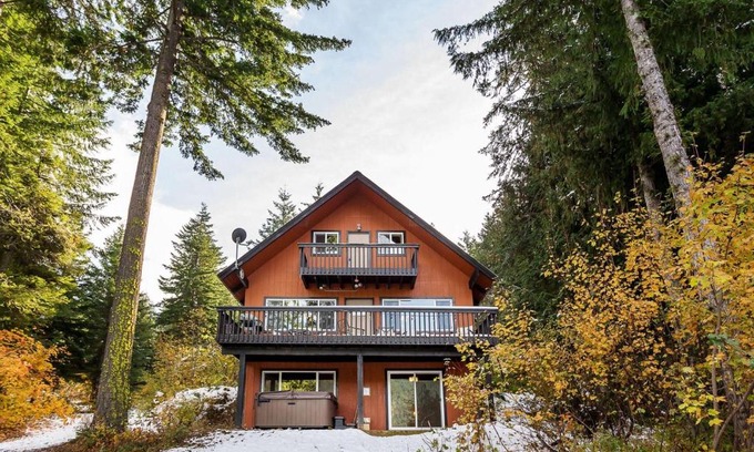 Leavenworth House | Otter Chalet on Fish Lake