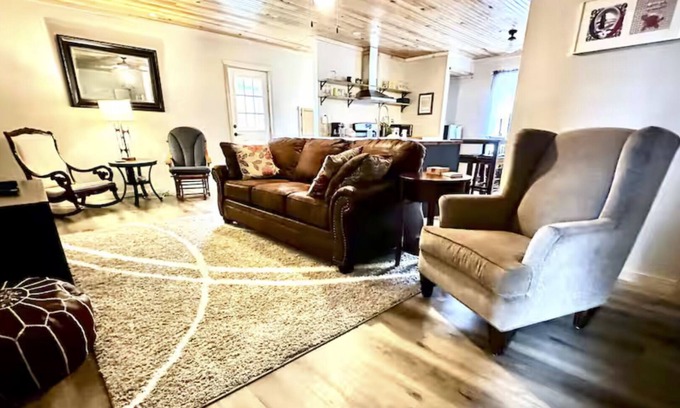 Athens Apartment | Outdoor Adventure Near University-Kid Friendly