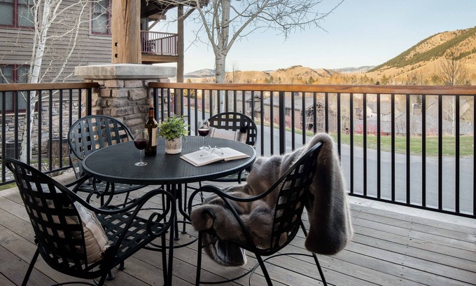 Jackson Condo | Outpost: Grand View 3110 -Walk to Town Square! AC!