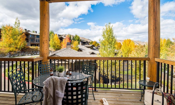 Jackson House | Outpost: Love Ridge 241 - Freestanding, AC!