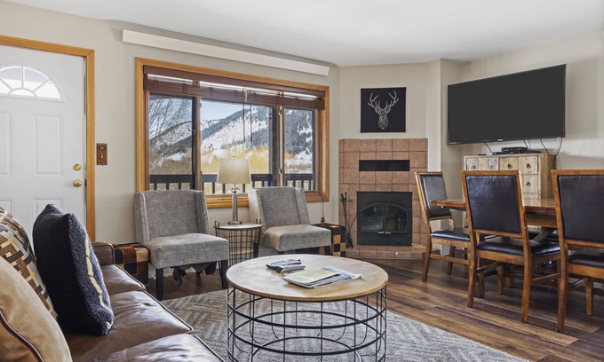 Jackson House | Outpost: Pitchfork 2501 - Close to Snow King Mtn!