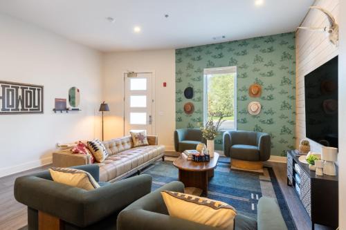 Five Points House | Outrider Ensemble Escape on Music Row