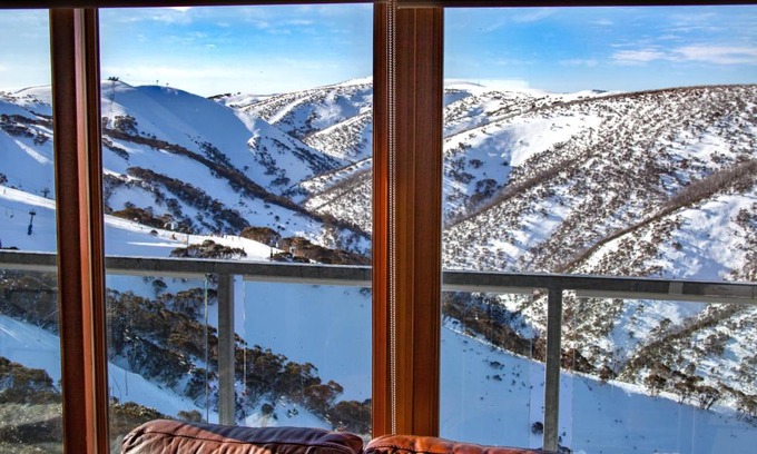 Hotham Heights Apartment | Outside Edge