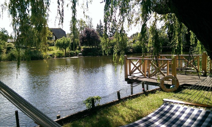 Koenigs Wusterhausen House | own house at kl. private lake south of Berlin/surrounding areas with water access