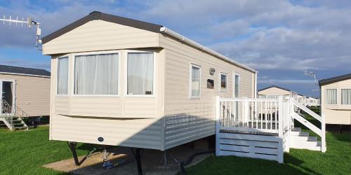 Selsey Apartment | Oxley Retreat, West Sands, Seal Bay Resort