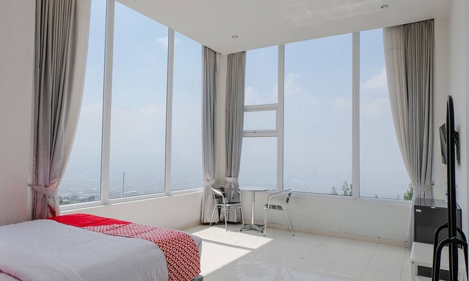 Sidomulyo Hotel | OYO 1194 Villa Bukit Panderman Residence