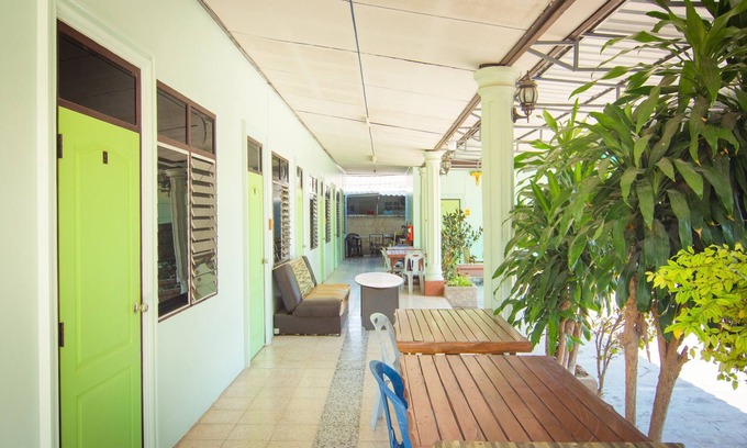 Pranburi Hotel | OYO 499 Pattaraporn Hotel