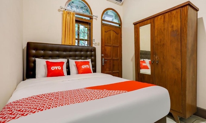 Condongcatur Hotel | OYO 90095 Indah Homestay Syariah