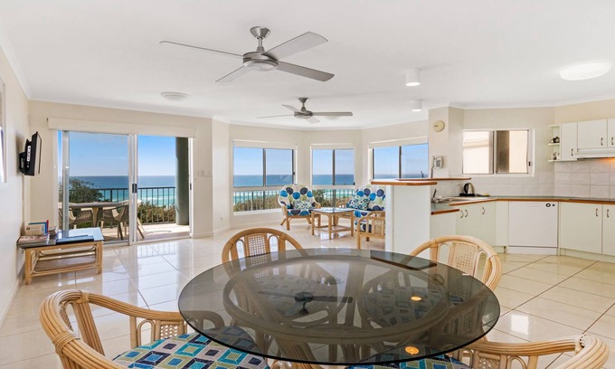 Sunrise Beach Apartment | Pacific Waves