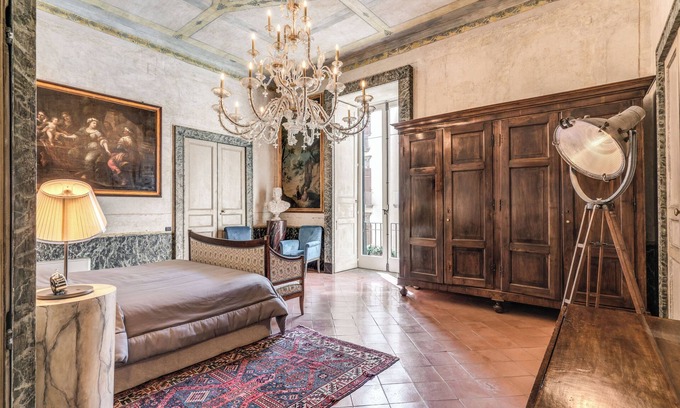 Montecalvario House | Palazzo Doria Suite
