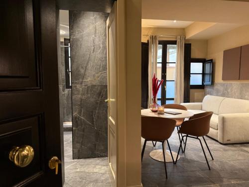 Santo Spirito Apartment | Palazzo Santa Monaca
