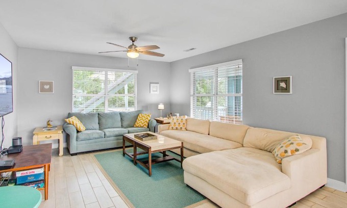 Isle of Palms House | Palm Boulevard 2403 - Upstairs