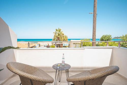 Alykes Apartment | Palm Tree Beach Suites