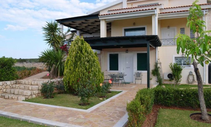 Karavados House | Paloma