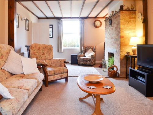 Offord Cluny House | Pam's Plaice