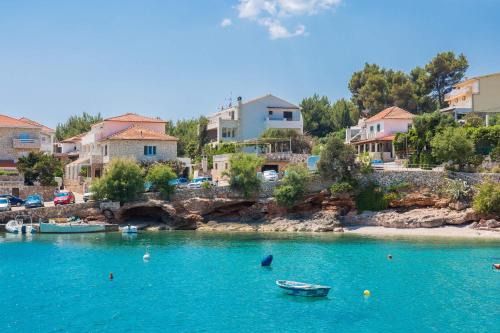 Zavala House | Pansion Marjan