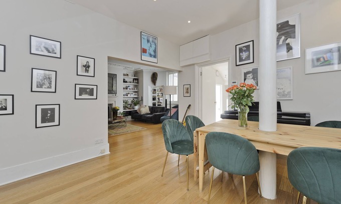 Shaftesbury Apartment | Papillon by UnderTheDoormat