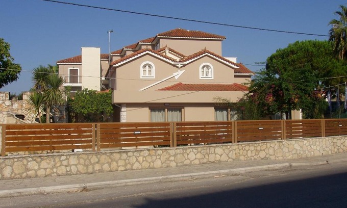 Agrilia Apartment | PARADISE APARTMENTS & SUITES