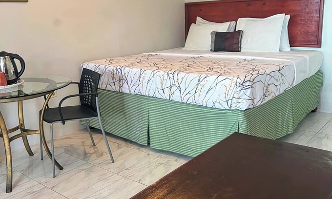 Negril Apartment | Paradise on the Rocks - Suite w/Kitchenette #9