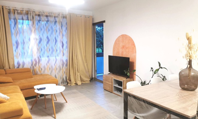 Reze Apartment | Parking Privé-Balcon -Vue Parc