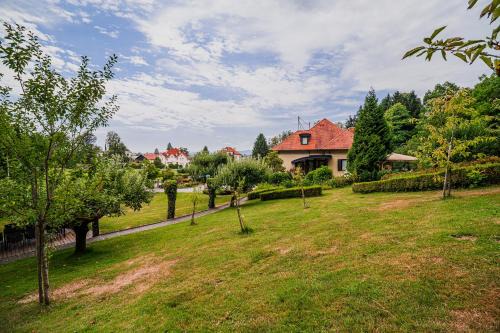Ljubljana Apartment | Parkside Haven with 4 Bedrooms & free parking