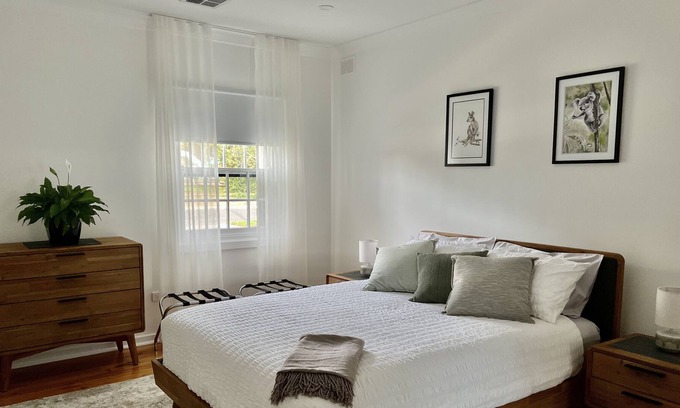 Henley Beach House | Parkside Home away from Home @ Henley Beach