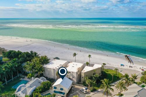 Siesta Key Village Apartment | Parrot Beach Cottages Suite #3