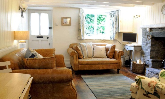 Hawkshead House | Pass the Keys Cosy 2 bed, 2 bath in rural Lake District
