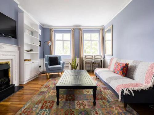 Queen's Gate Apartment | Pass the Keys Hidden Gem in the heart of Gloucester Road, London