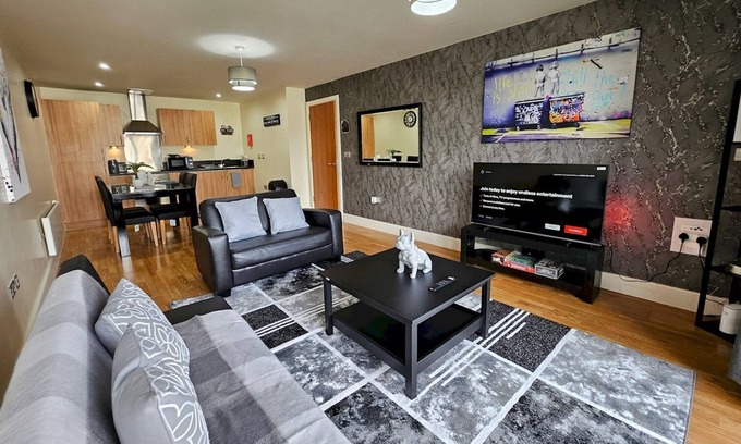 Theatreland Birmingham Apartment | Pass the Keys | Modern 2 Bedroom Oasis in The Arcadian Birmingham