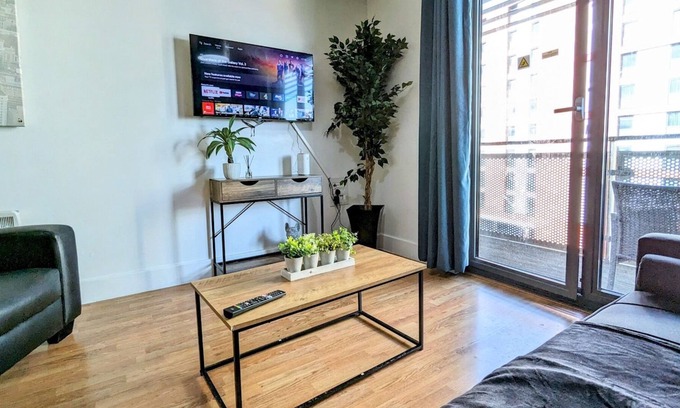 Theatreland Birmingham Apartment | Pass the Keys | Your Chic Arcadian Getaway in Central Birmingham