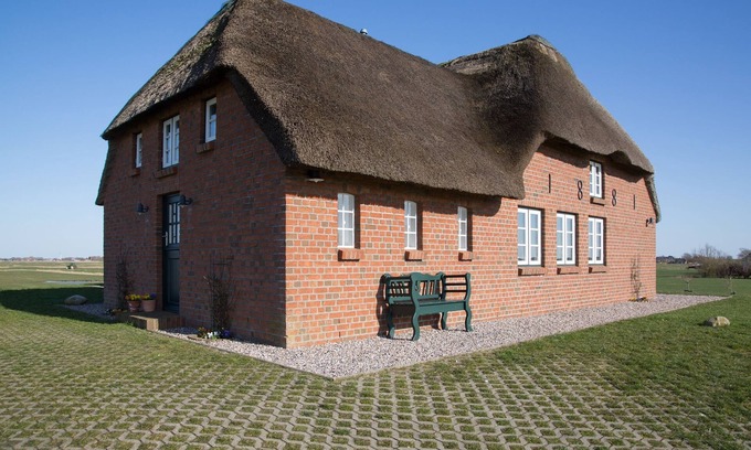 Pellworm Apartment | Paulas Haus - Three Bedroom Apartment, Sleeps 6