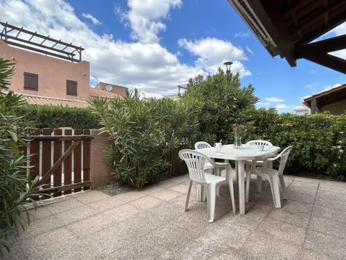 Les Ayguades House | Pavillon à 400m de la mer avec piscine, terrasse et parking privé - 4 couchages - FR-1-229-844