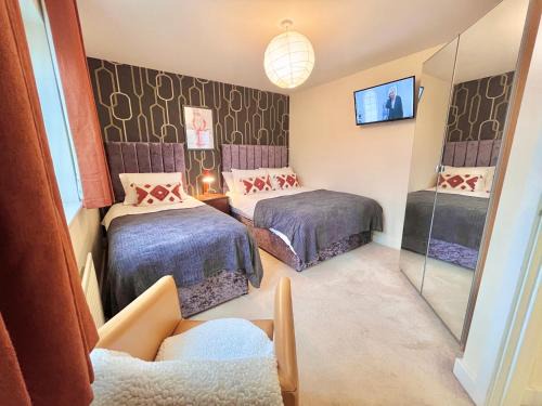 Sheffield House | Payler House Sheffield-WiFi -Large Parking Space-cozy 4 bedrooms