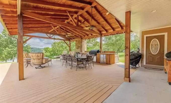 Bentonville - Fayetteville House | Peace at The Pines: Leisure on the Lake