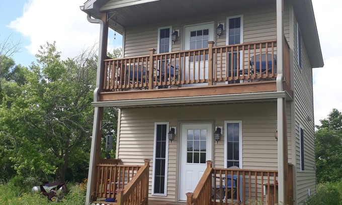 Murrayville House | Peace on the Prairie Too - Tiny House, Pets Allowed, No cleaning fee.