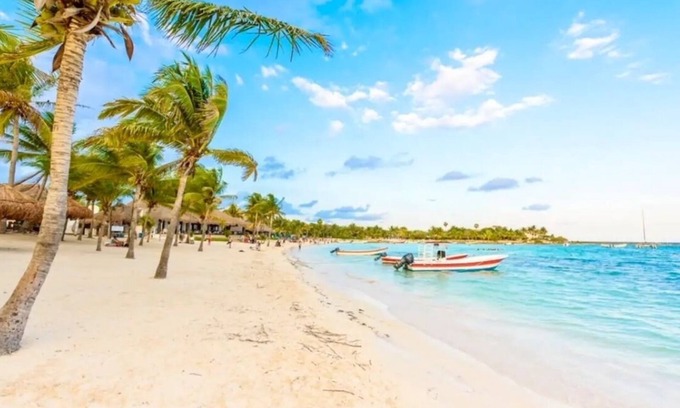Akumal House | Peaceful and Spacious 5 bedroom house, private pool and car included
